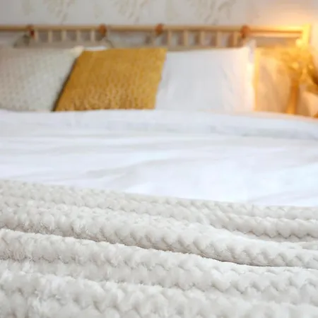 New & Cozy In Ghencea + Netflix Bucarest