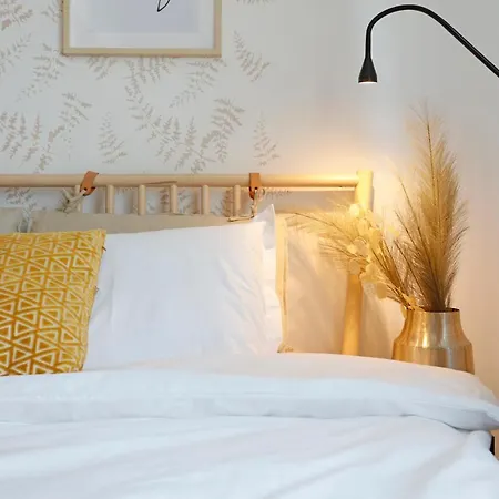 New & Cozy In Ghencea + Netflix * Bukarest