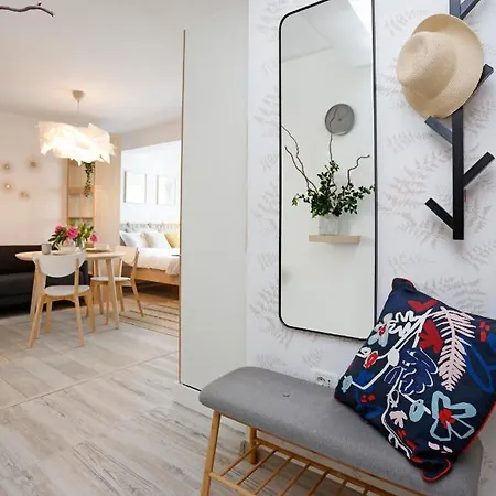 New & Cozy In Ghencea + Netflix * Bukarest