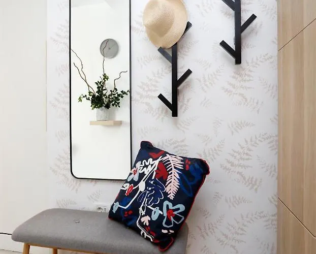 New & Cozy In Ghencea + Netflix Daire
