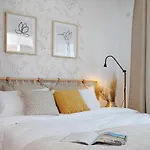 New & Cozy In Ghencea + Netflix * ブカレスト