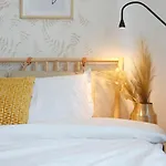 New & Cozy In Ghencea + Netflix * Bucareste
