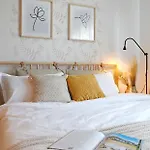 New & Cozy In Ghencea + Netflix