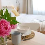 New & Cozy In Ghencea + Netflix ブカレスト