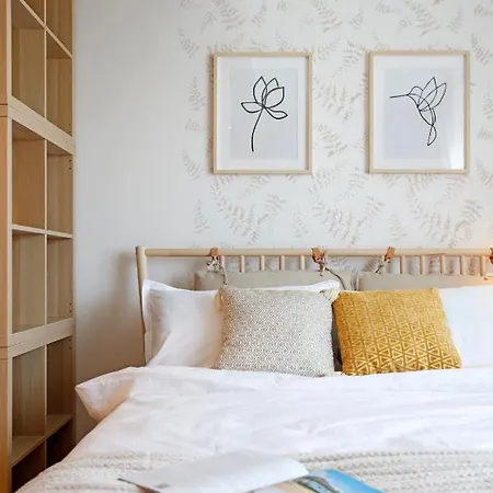 New & Cozy In Ghencea + Netflix Βουκουρέστι