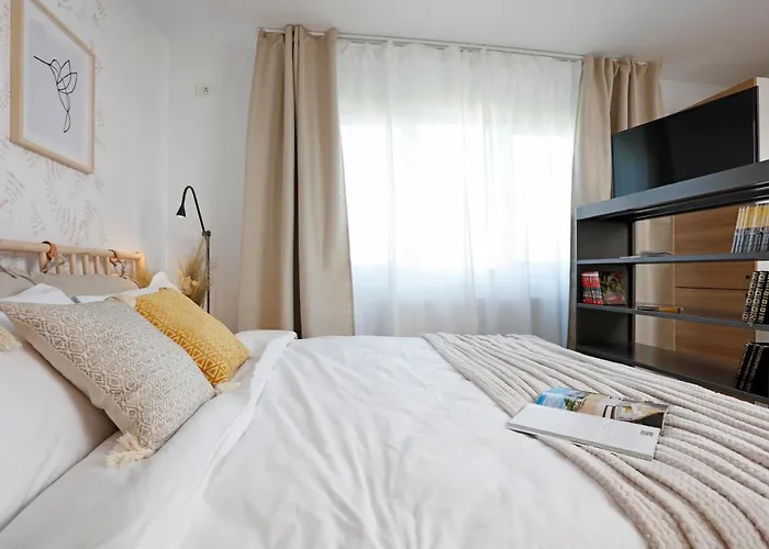 New & Cozy In Ghencea + Netflix * Bukarest
