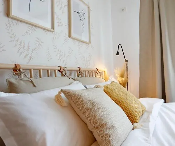 New & Cozy In Ghencea + Netflix Bukarest